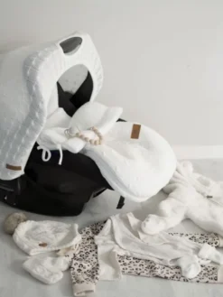 Baby's Only - suojaava kuomu vauvan turvakaukaloon