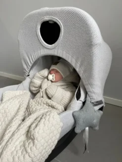 Baby's Only - suojaava kuomu vauvan turvakaukaloon