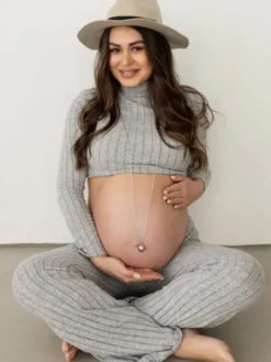 PROUD MAMA Bola raskauskoru – Merkityksellinen odotusajan koru, Sofie Feet