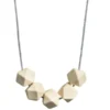 Imetyskoru (ivory)