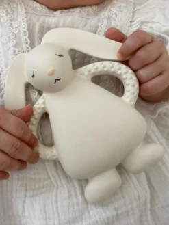 MOONIE luonnonkuminen purulelu, pupu cream