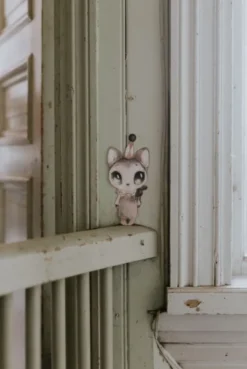 MRS MIGHETTO DEAR MEOW - Seinätarra