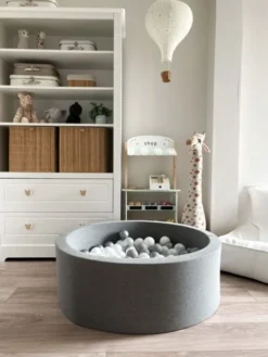 Pehmeä pallomeri + pallot (valitse värit), dark grey