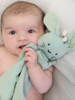 Puuvillainen Cuddly unipupu, cameo green