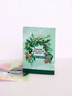 3 satukorttipakkaa pakettihintaan